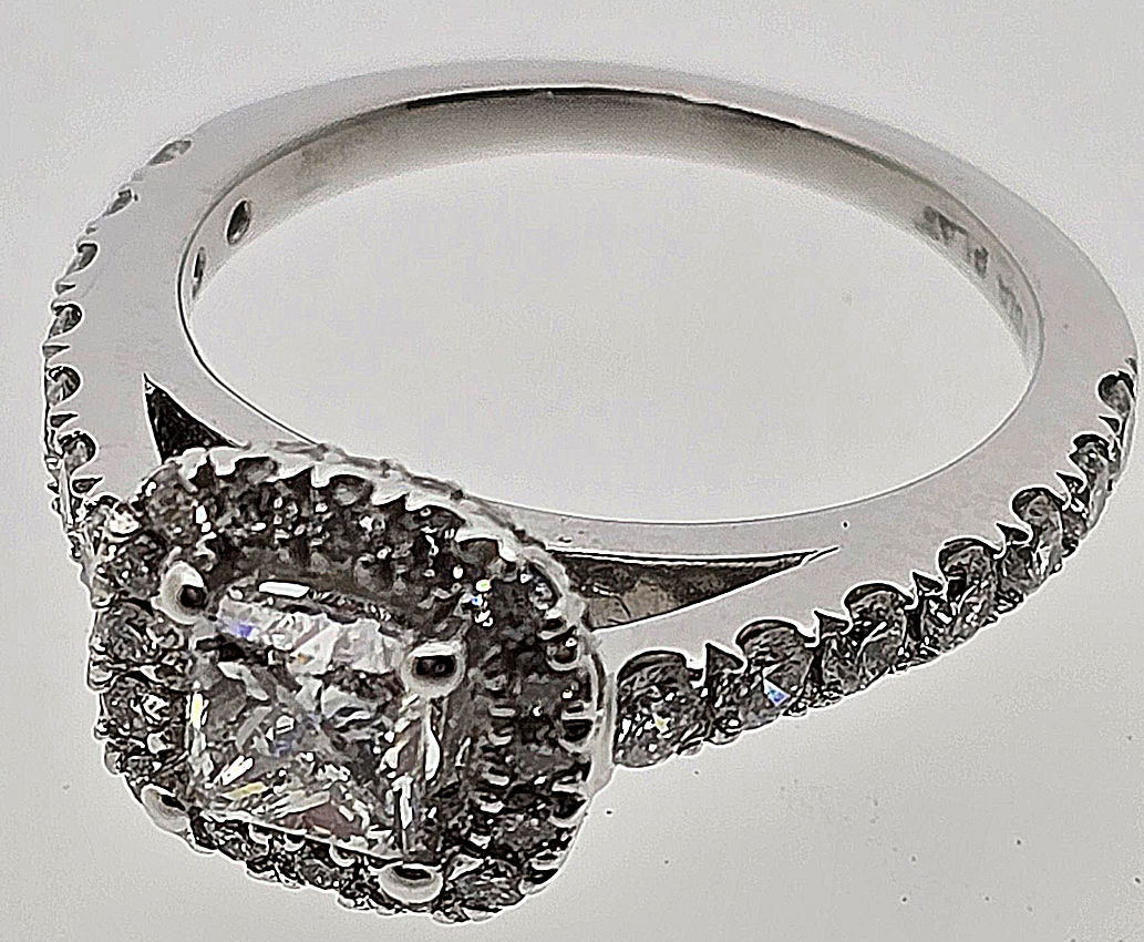 207701 Platinum Ring (Ex Display)